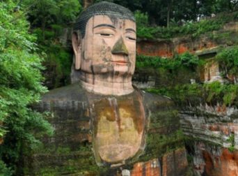 A Complete Guide to Mount Emei’s Top Tourist Trails